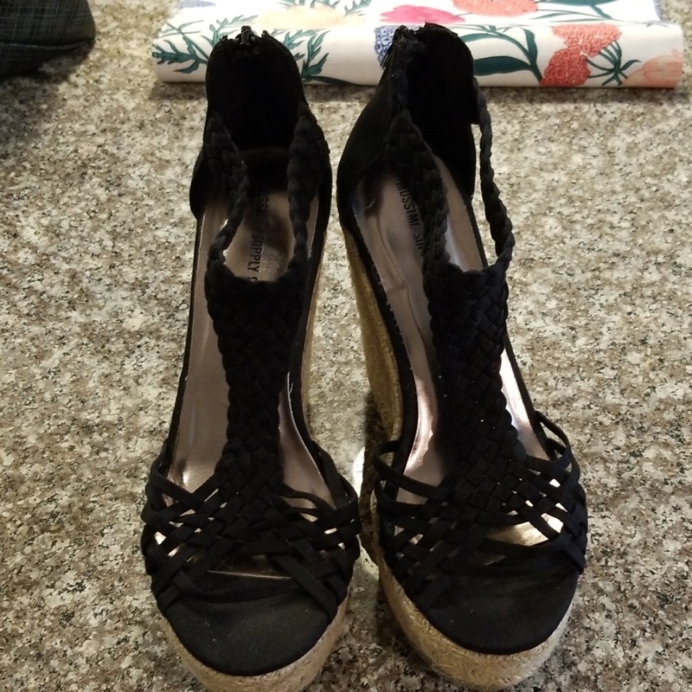 Mossimo supply black and straw wedges